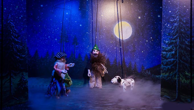 Moon & Sixpence Puppet Theatre – Ireland's Travelling Marionette Theatre